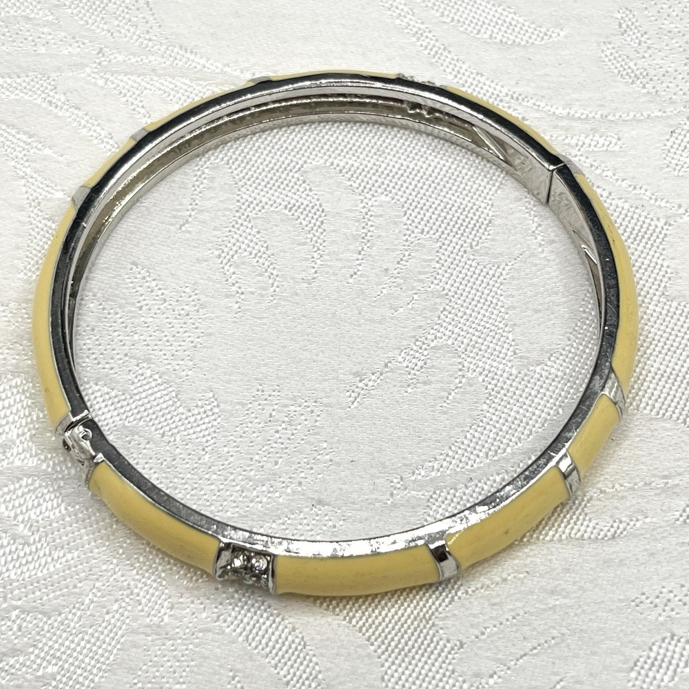 Vintage Cream Enamel Hinged Clamper Bangle Bracelet W/ Rhinestones 7" - Picture 5 of 7